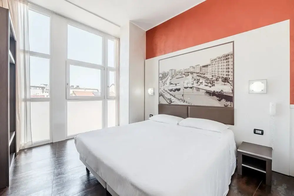 Double room (full double bed)