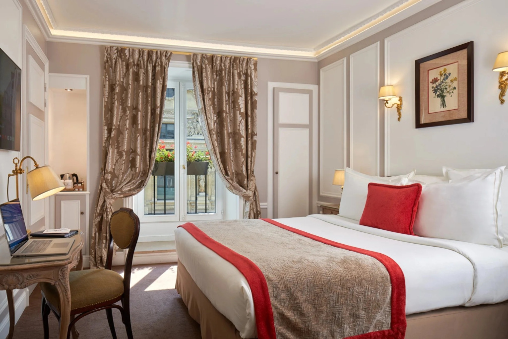 Hotel Regina Louvre 35
