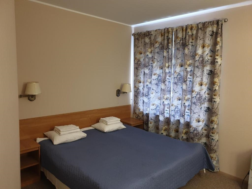 Double room (full double bed)