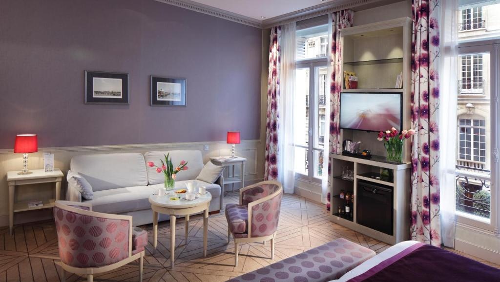 Chateau Frontenac Hotel  71