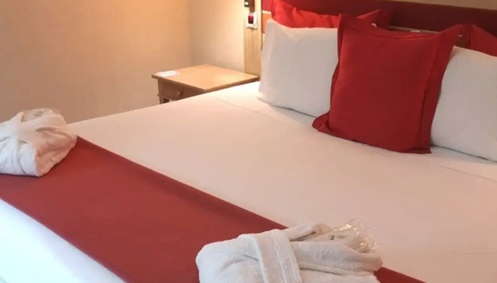 Double Junior Suite (full double bed)