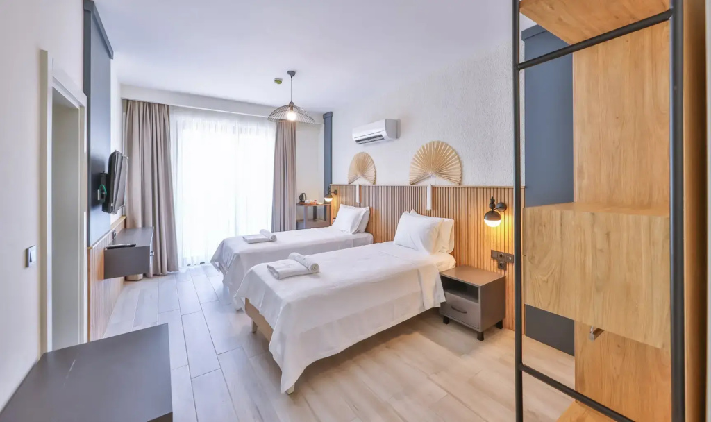 Comfort Double room with city view (twin beds)