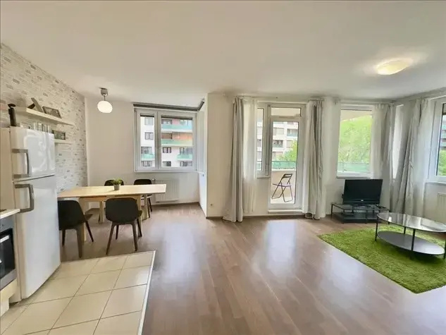 2 Bedrooms Apartment with balcony
