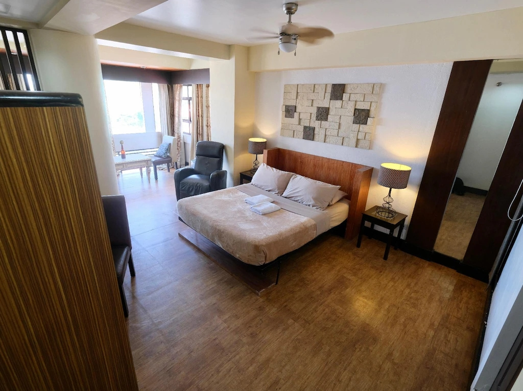 Executive Double room (full double bed)