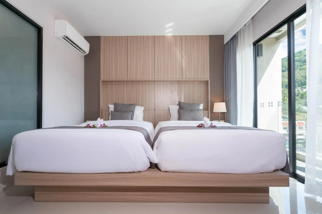 Двухместный номер Grand Deluxe с балконом 2 отдельные кровати в Patong Bay Residence