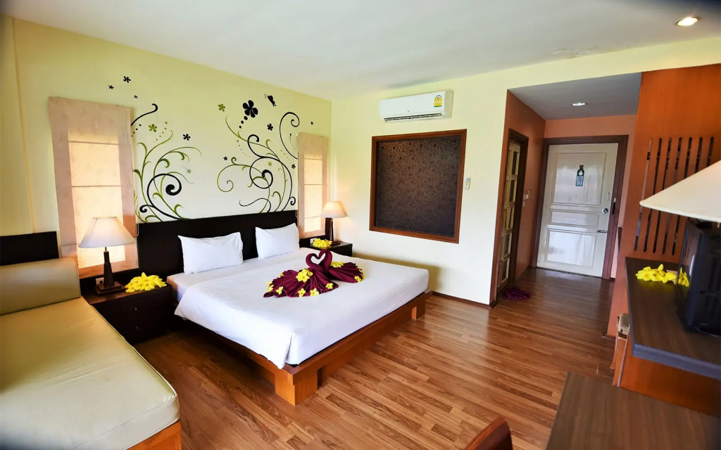 Deluxe Double room (full double bed)
