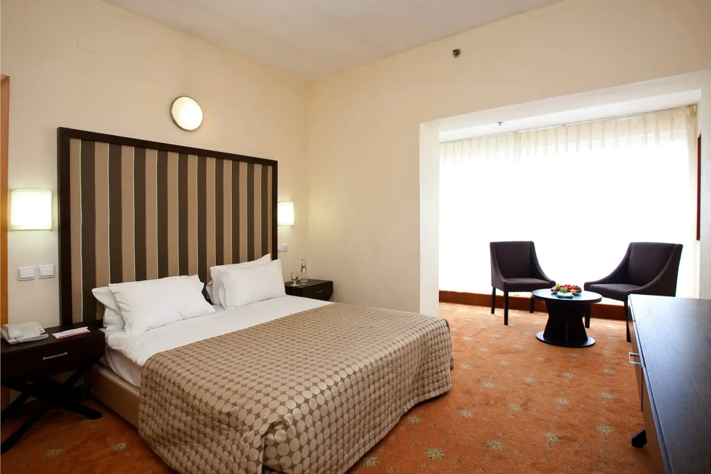 Classic Double room (full double bed)