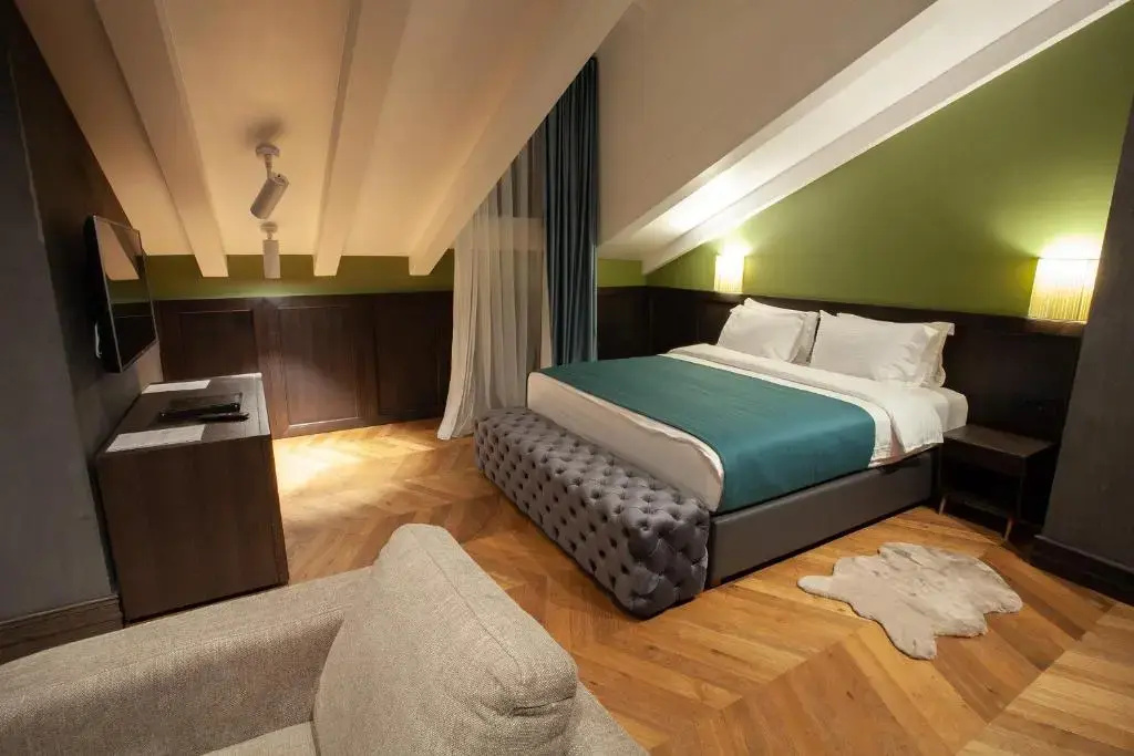 Executive Double Suite (full double bed)