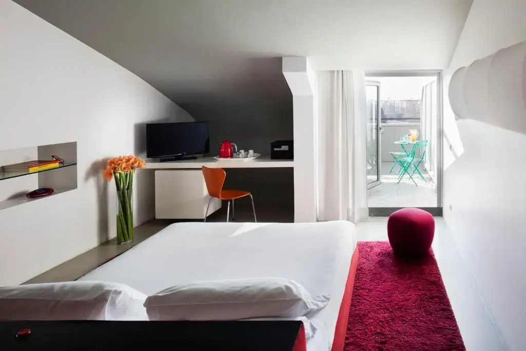 Executive Double room (full double bed)