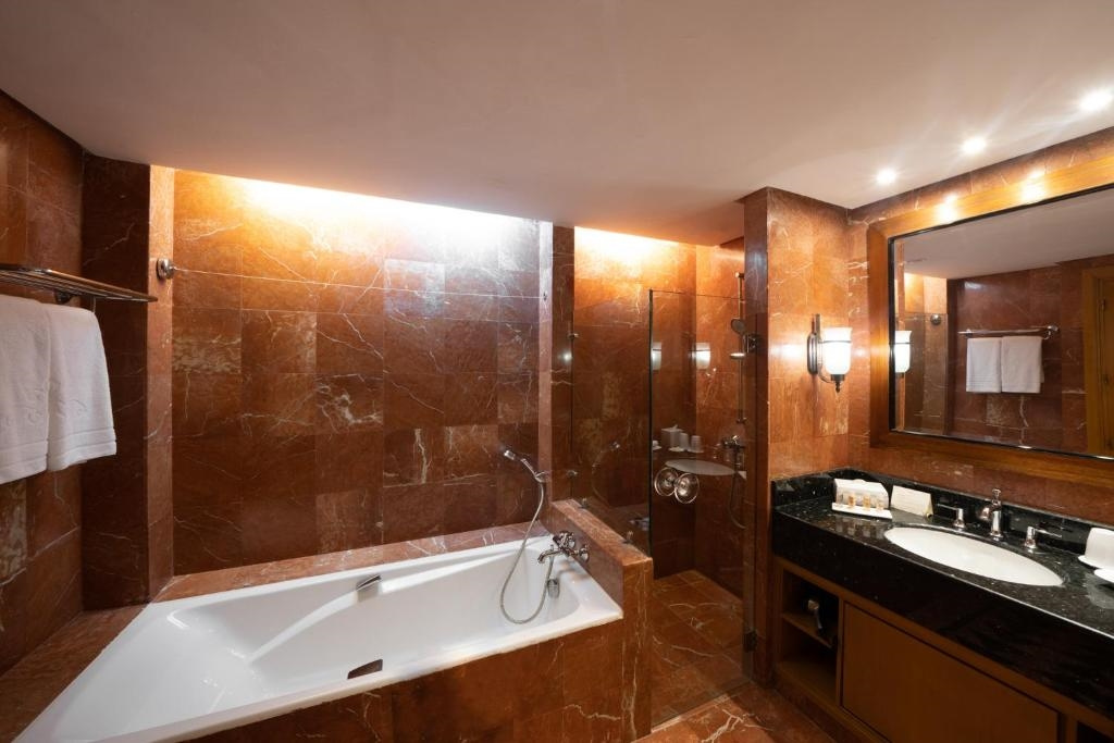 Deluxe Double room with balcony and with pool view (full double bed)