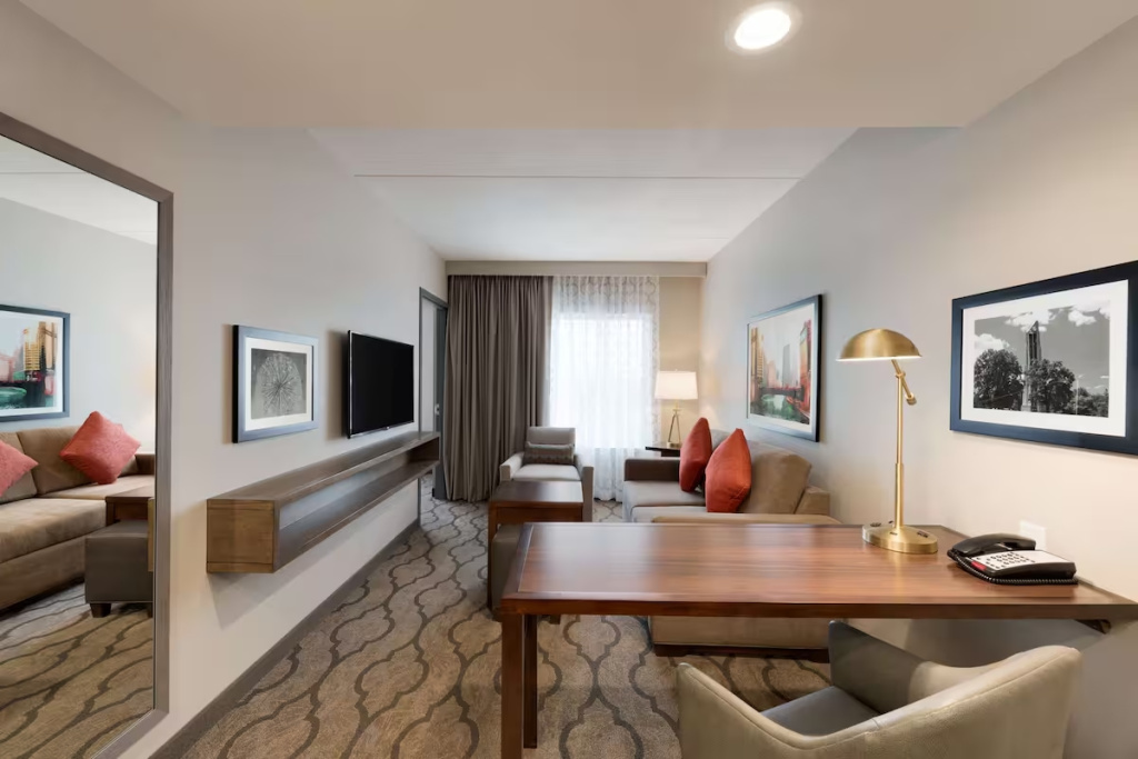 Embassy Suites by Hilton Chicago Naperville - Chambres
