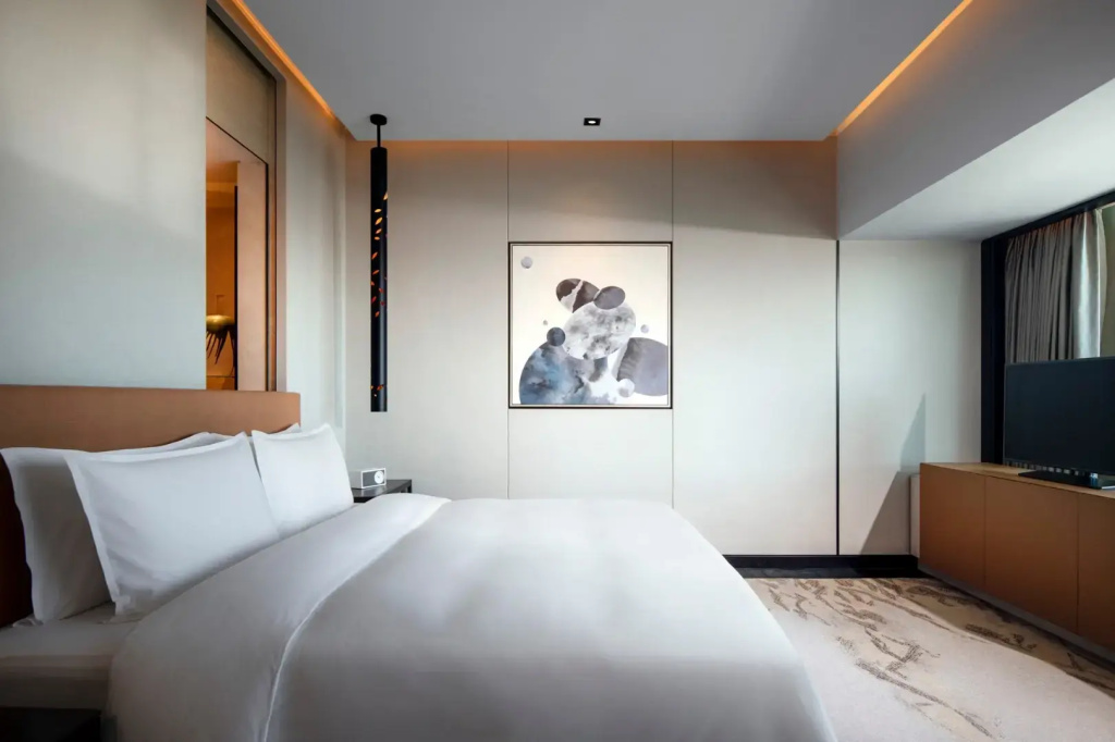 Deluxe Double room (full double bed)