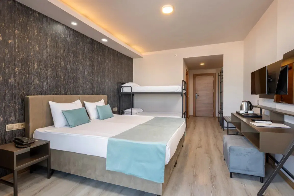 Standard Double room with balcony (bunk bed)