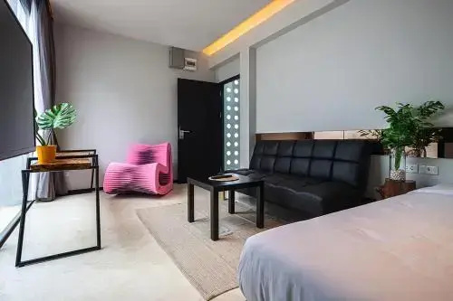 Premier Double room (full double bed)
