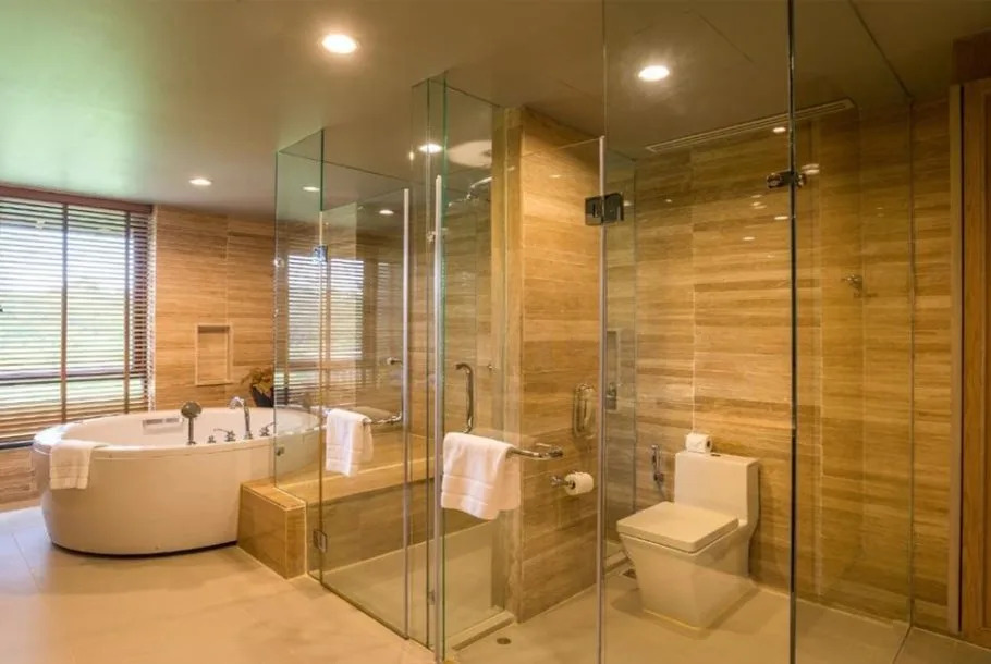 Клубный люкс Premium с балконом и с красивым видом из окна в Отель Dusit Thani Krabi Beach Resort