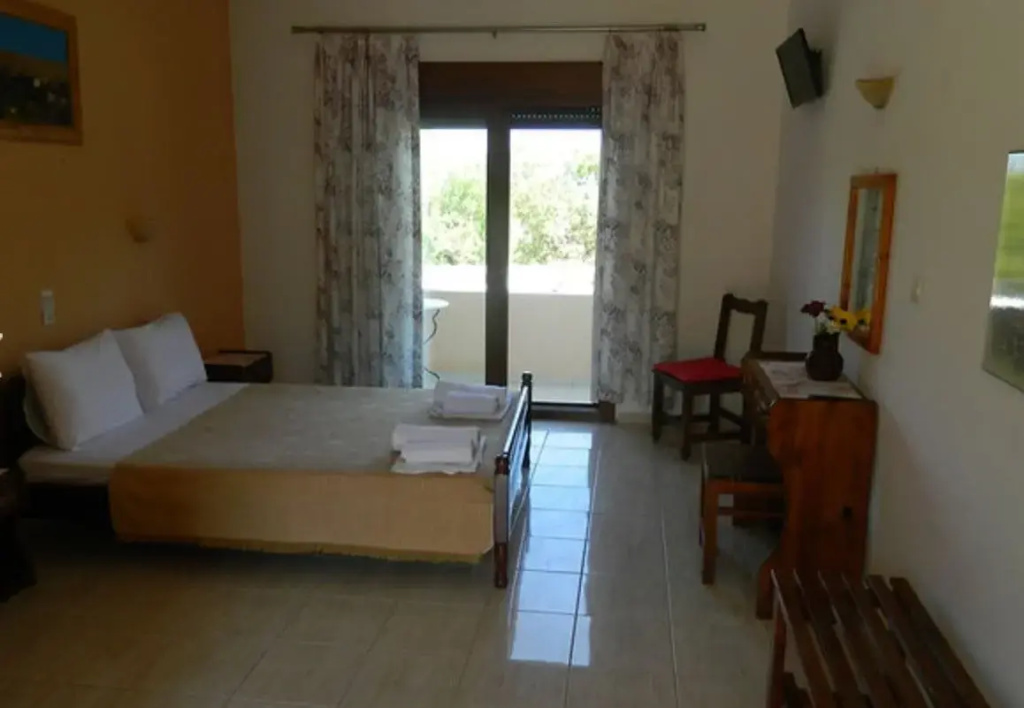 Double Studio with garden view (twin beds)