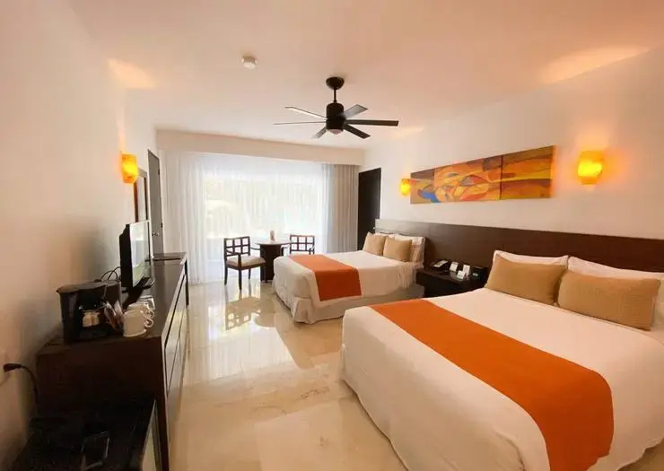 Swim Up Double room with balcony (full double bed)