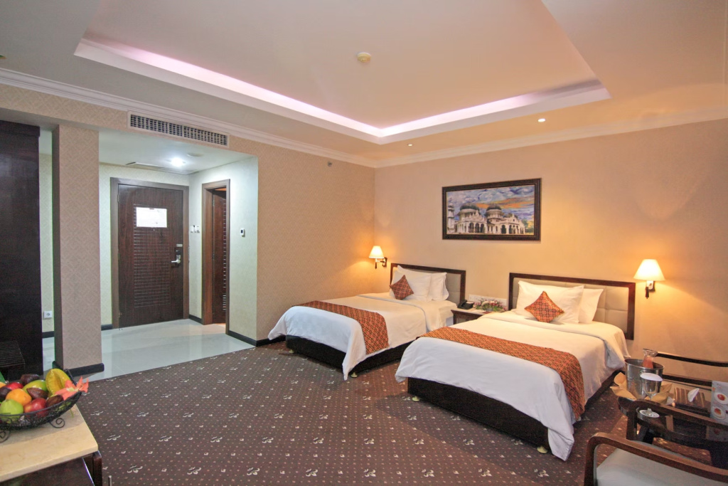 Business Double room (full double bed)