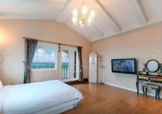 Deluxe Double room with sea view (full double bed)