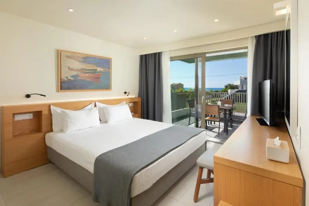 Double Suite with balcony and with sea view (full double bed)
