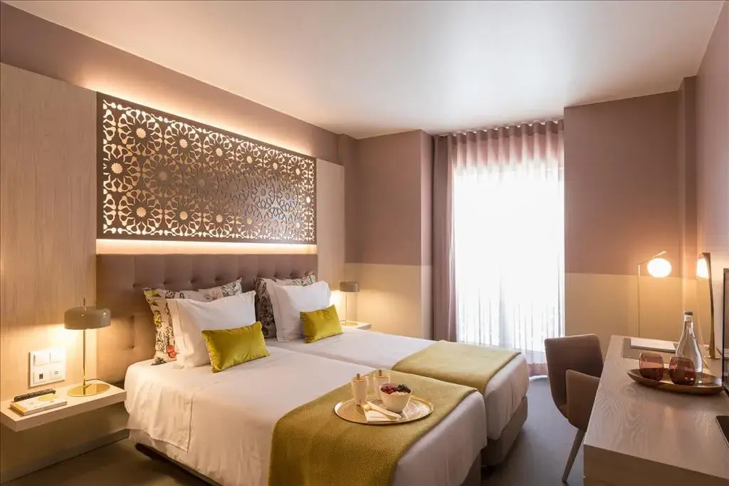Deluxe Double room with Sanctuary view (twin beds)