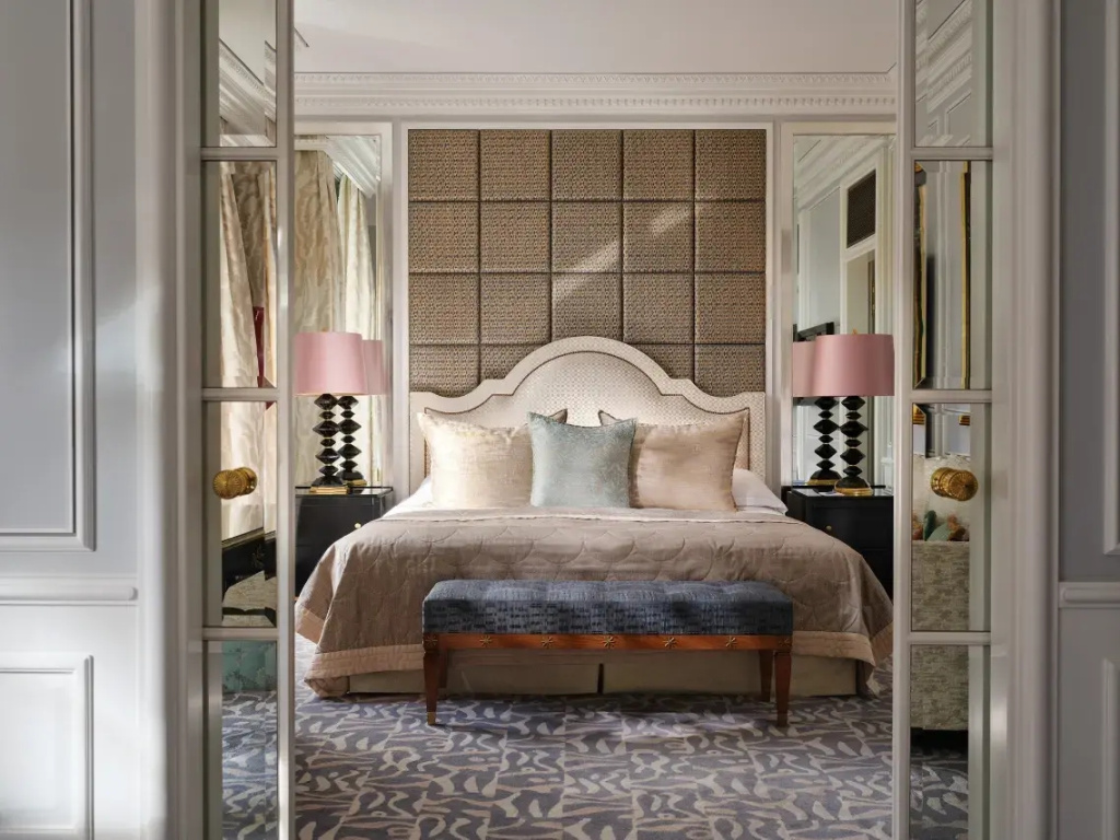 Lakeside Double Suite (full double bed)