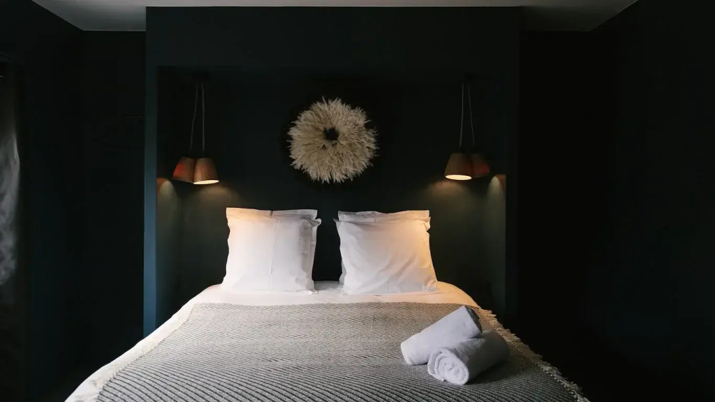 Ho My God Double room (full double bed)