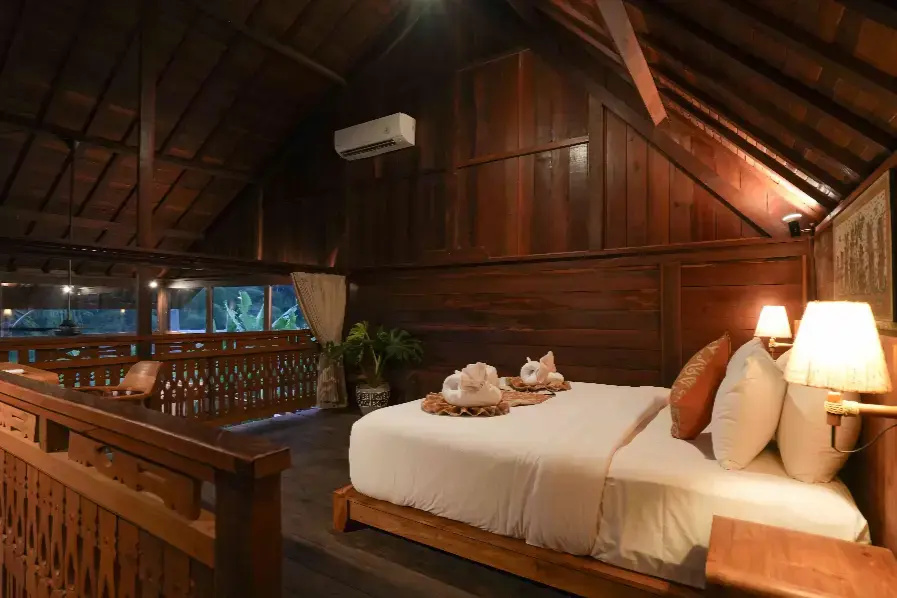 Wooden Mezzanine Double Villa (full double bed)