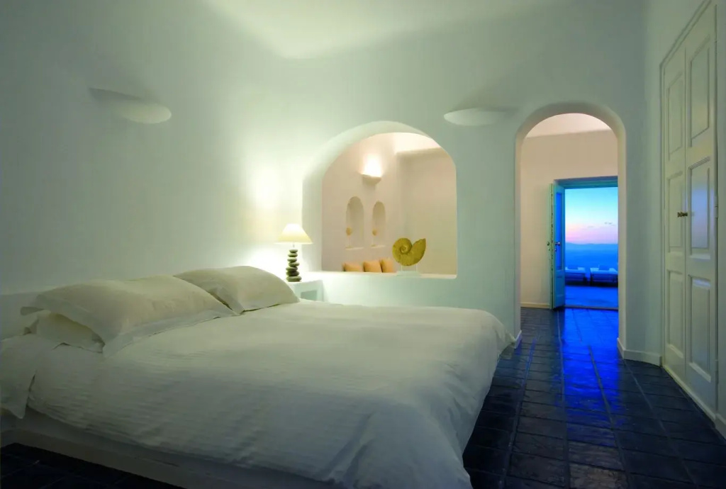 Deluxe Double Suite (full double bed)