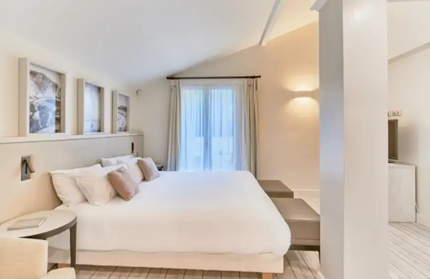 Classic Double room (full double bed)