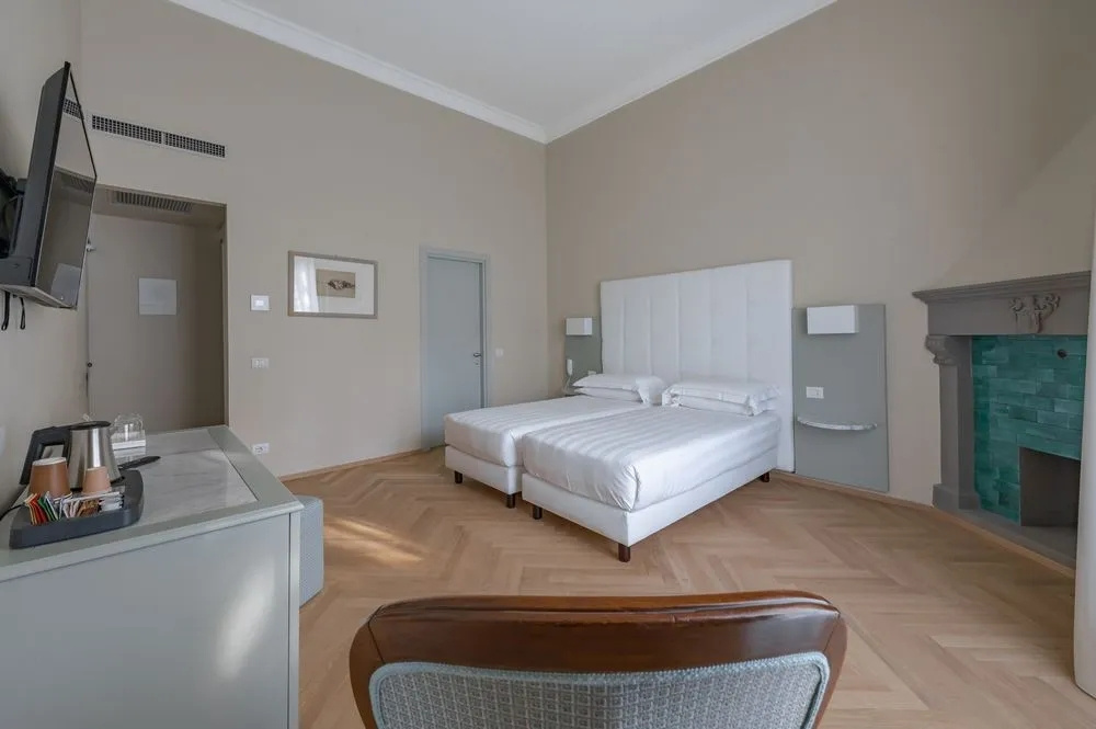 Double room (full double bed)