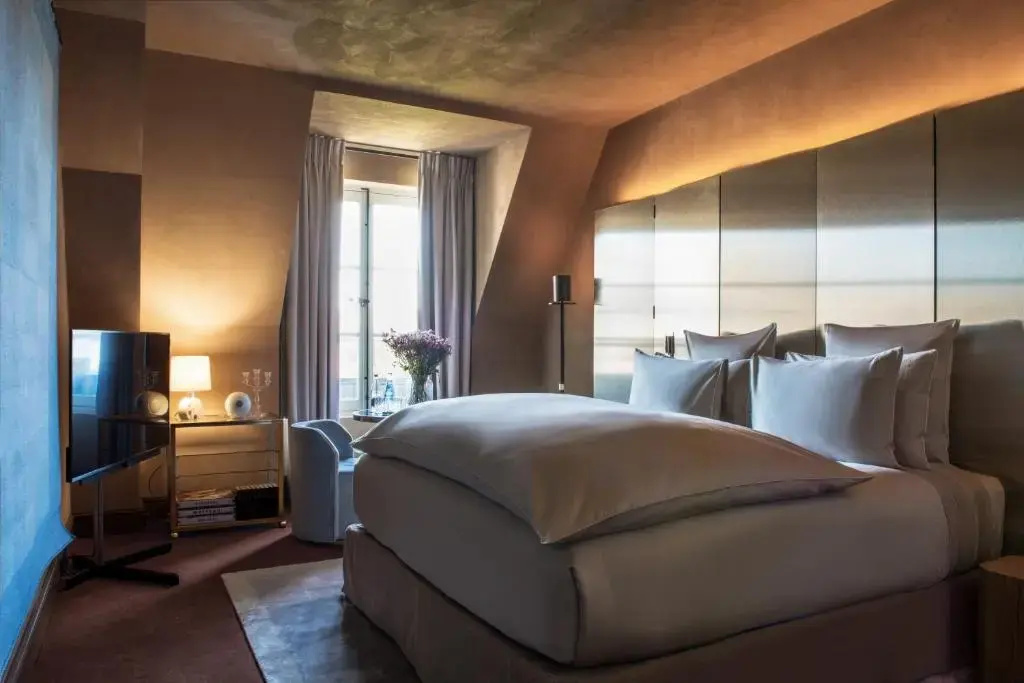 Deluxe Connected room