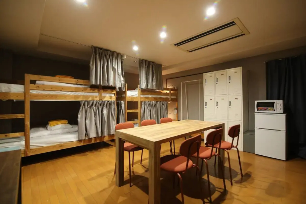 Deluxe Double room (full double bed)