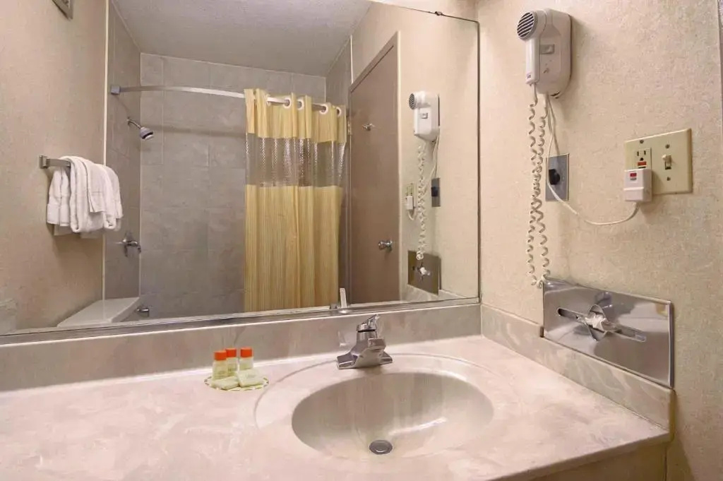 Columbus Grand Hotel & Banquet Center - Chambres