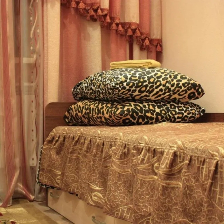 Standard No.6 Brown Single room