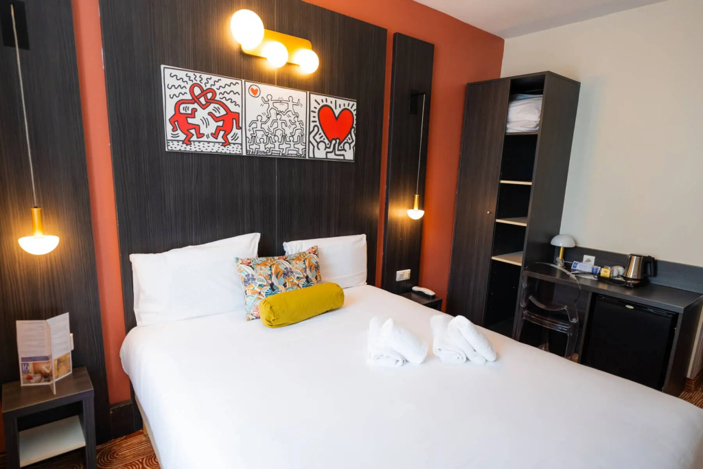 Classic Double room (full double bed)