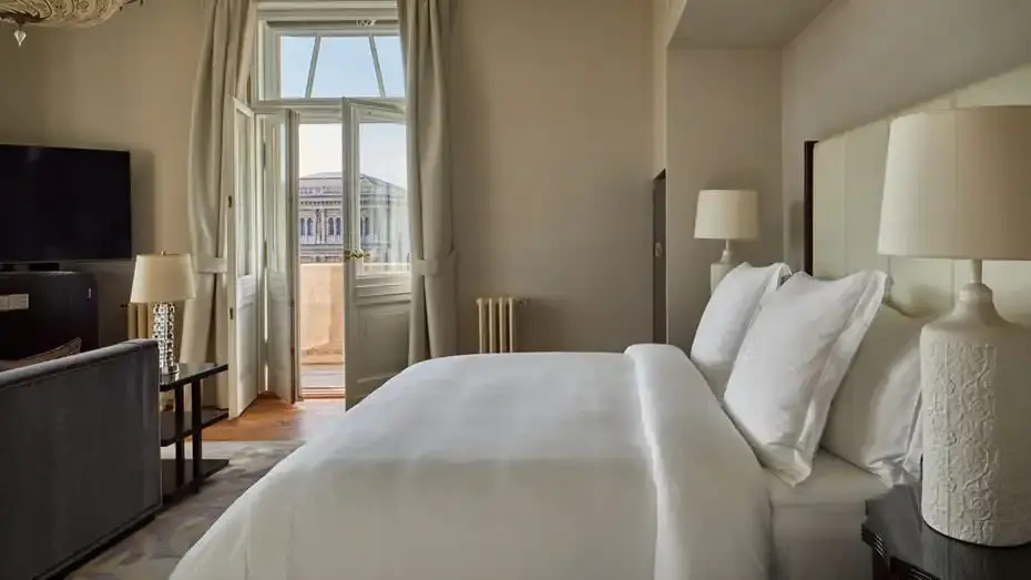 Park Double Suite with river view (twin beds)
