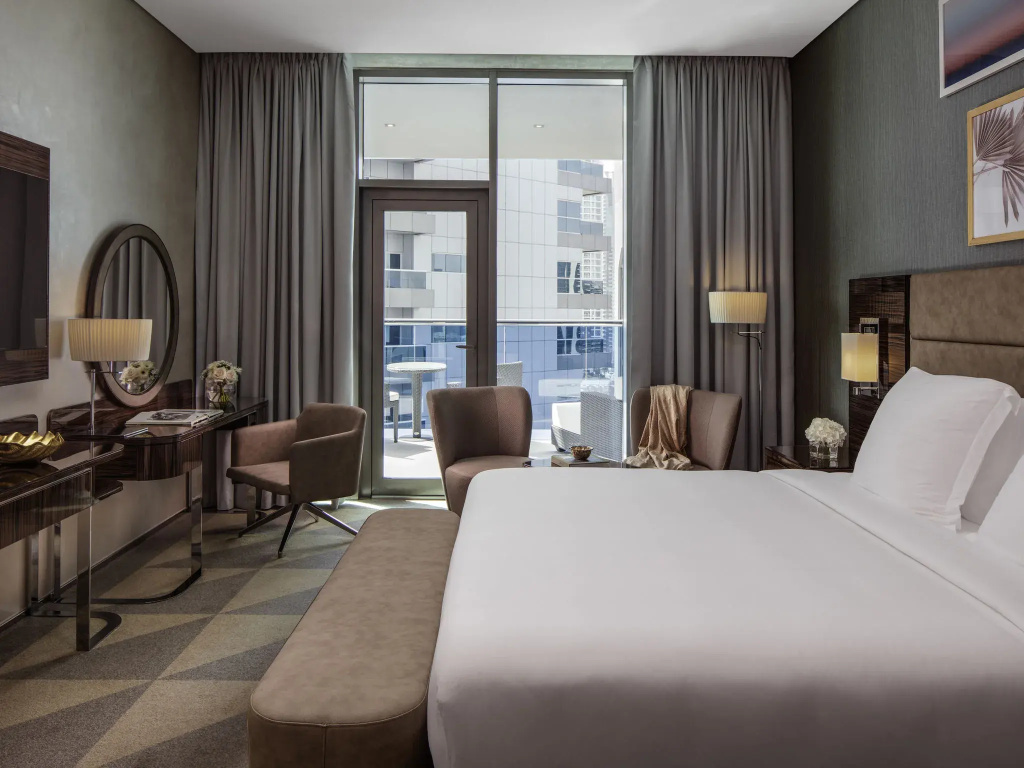 1 Bedroom Platinum Double Suite with balcony (full double bed)