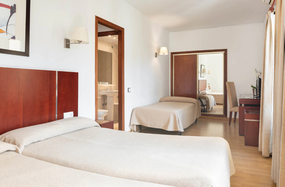 Triple room