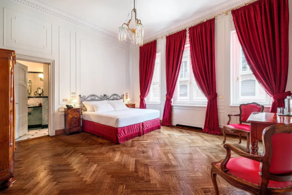 Deluxe Double room (full double bed)