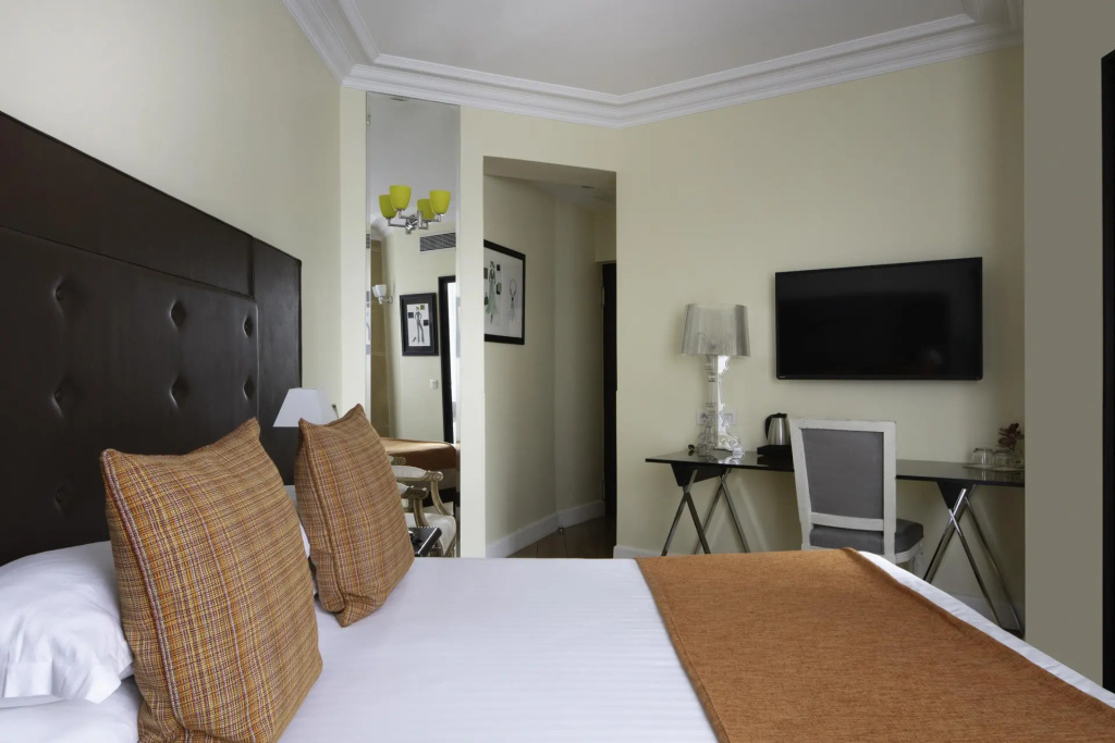 Standard Double room (full double bed)