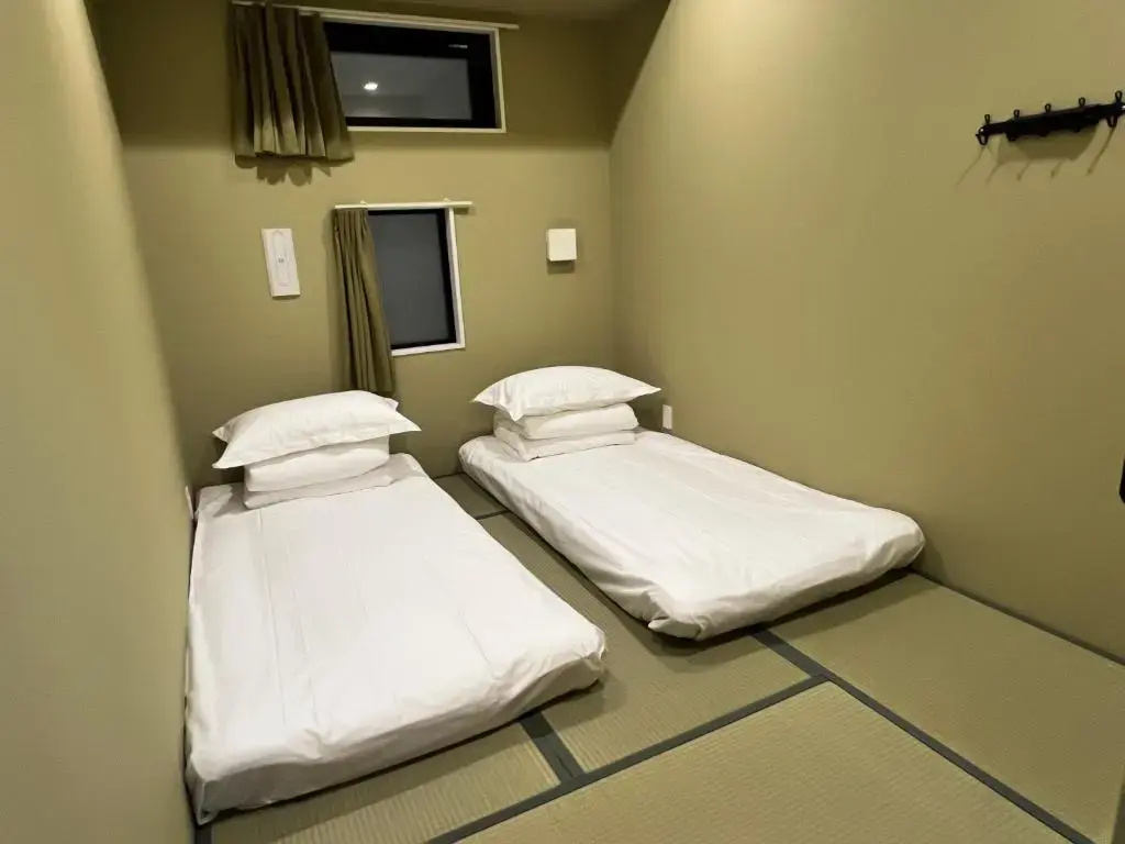 Double room (twin beds)