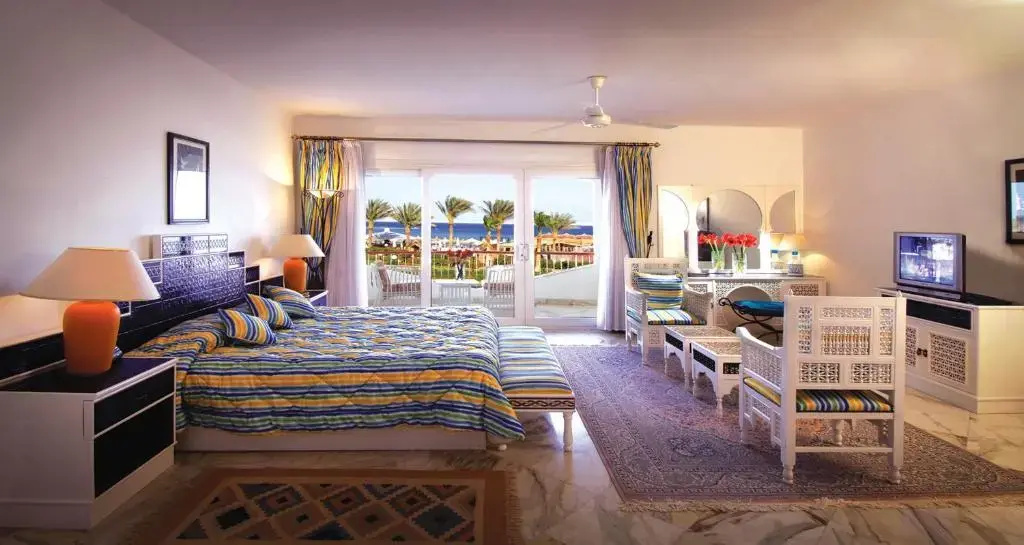Royal Double Suite full double bed