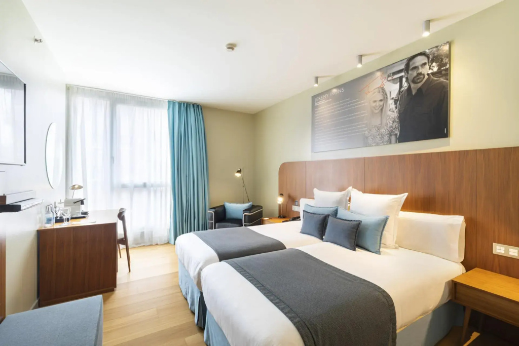 Zinema7 Double room (twin beds)