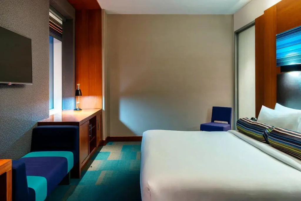 Splash Double room with pool view (full double bed)