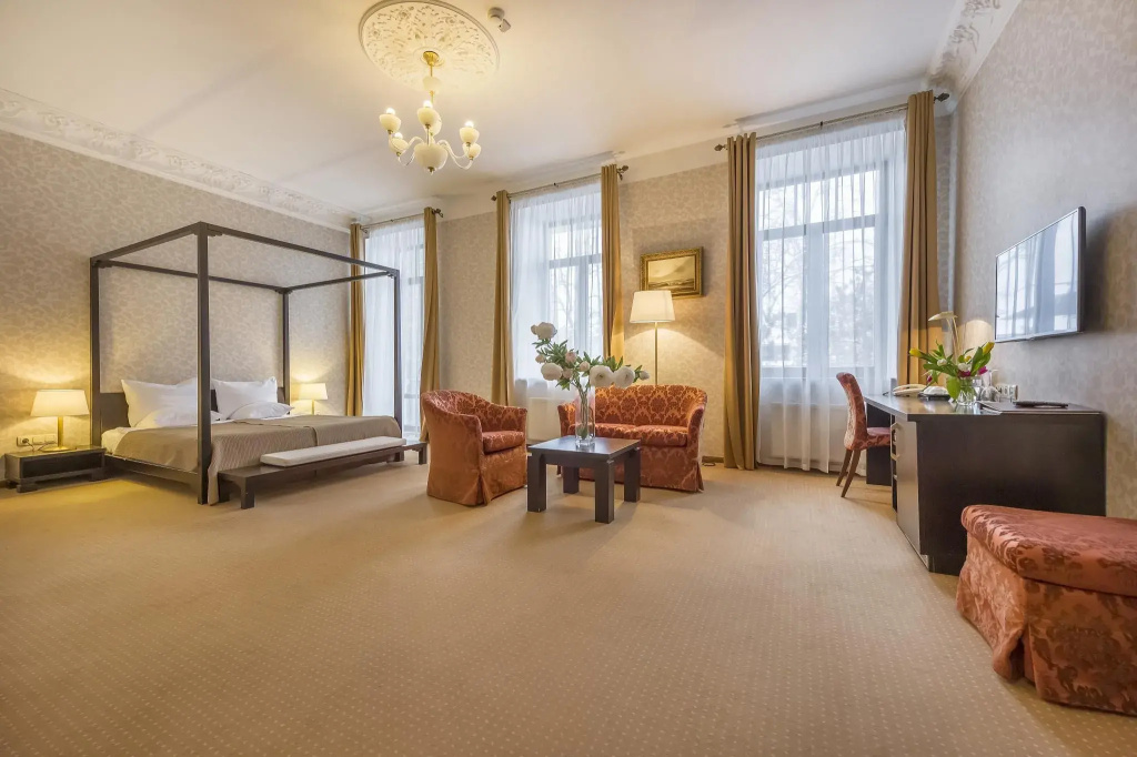 Double Junior Suite (full double bed)