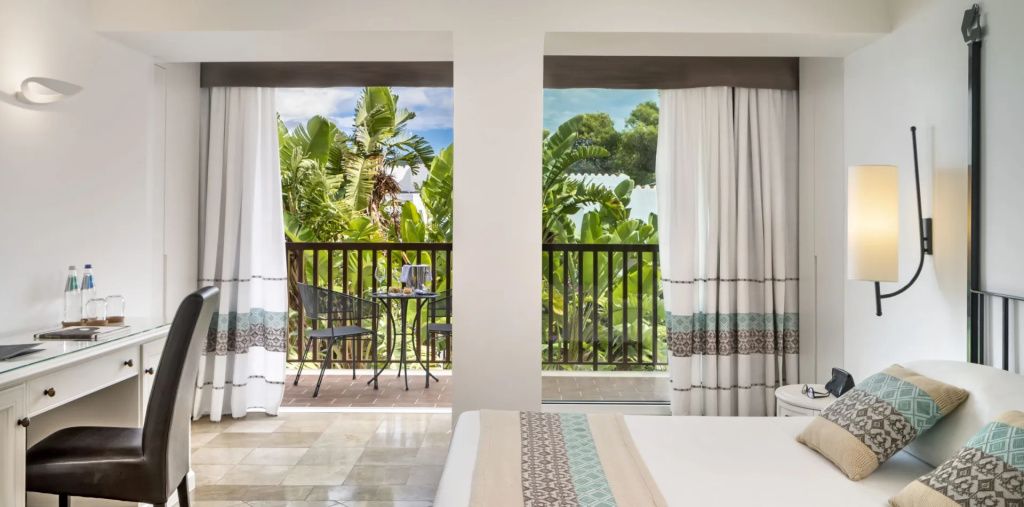 Classic Double room with sea view (full double bed)