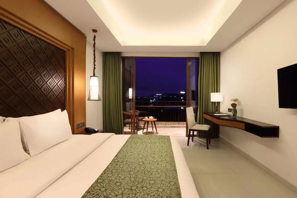Deluxe Double room City View (full double bed)