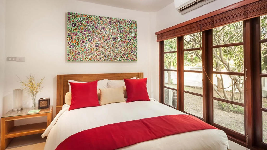 4 Bedrooms State House