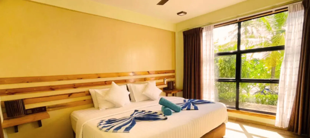 Deluxe Double room with sea view (full double bed)